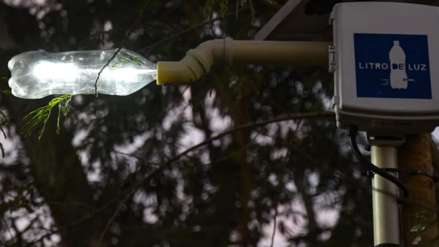 Postes de energia solar feitos com garrafa PET iluminam bairro da Serra (ES)